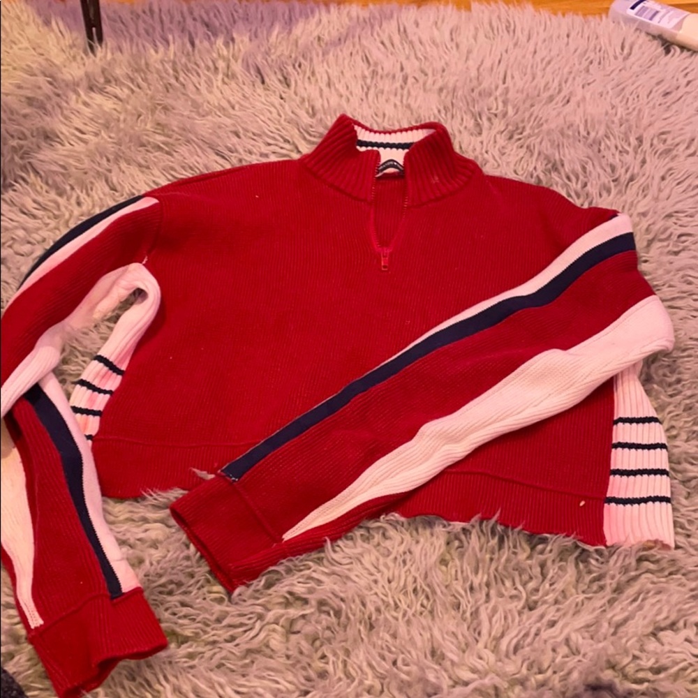 Brandy Melville Long Sleeve Crop Top